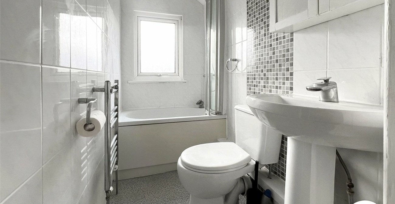 2 bedroom house for sale in Chatham | Robinson Michael & Jackson