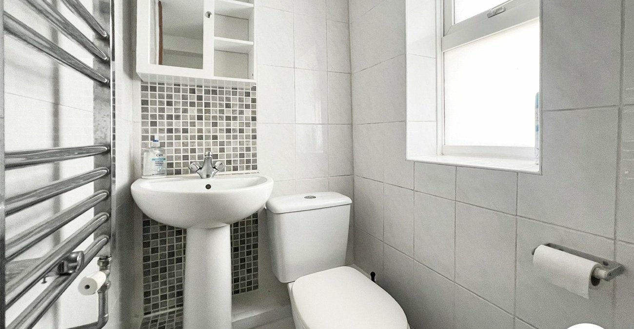 2 bedroom house for sale in Chatham | Robinson Michael & Jackson