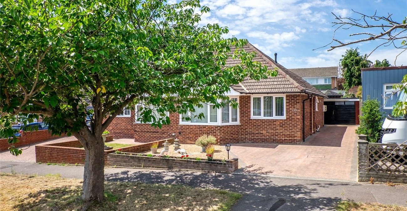 3 bedroom bungalow for sale in Maidstone | Robinson Michael & Jackson