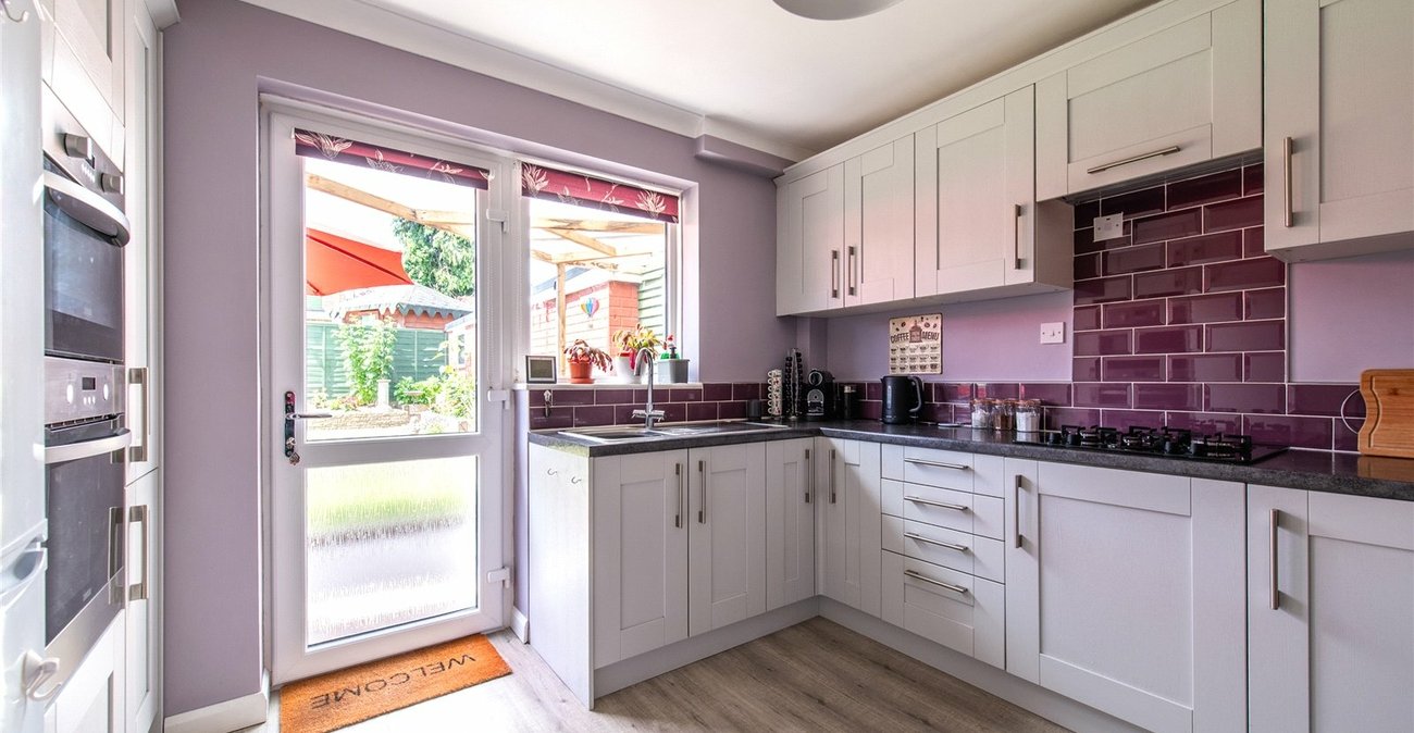 3 bedroom bungalow for sale in Maidstone | Robinson Michael & Jackson
