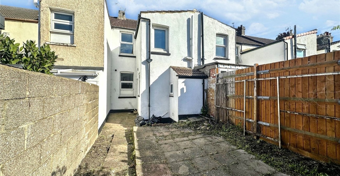 3 bedroom house for sale in Gillingham | Robinson Michael & Jackson