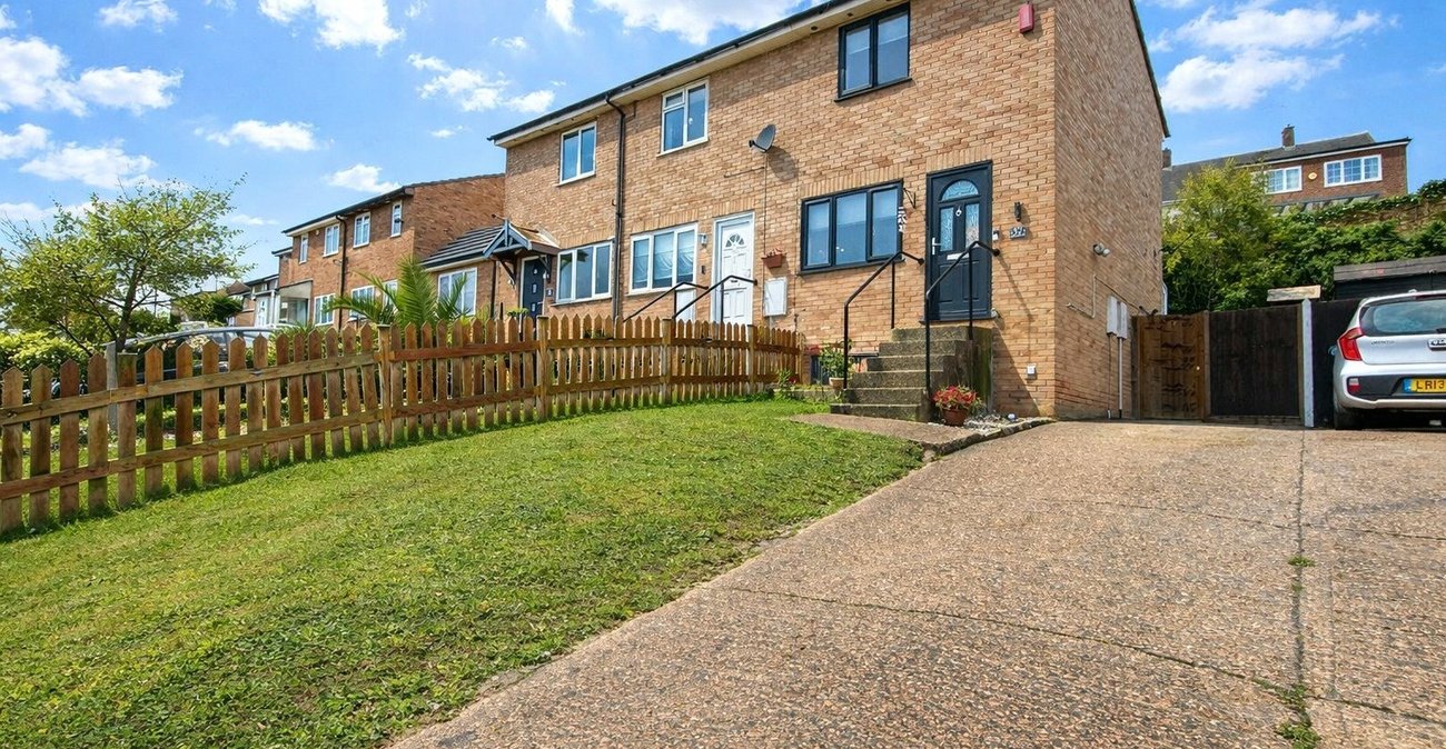 2 bedroom house for sale in Princes Park | Robinson Michael & Jackson