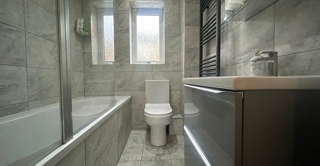 2 bedroom house for sale in Princes Park | Robinson Michael & Jackson