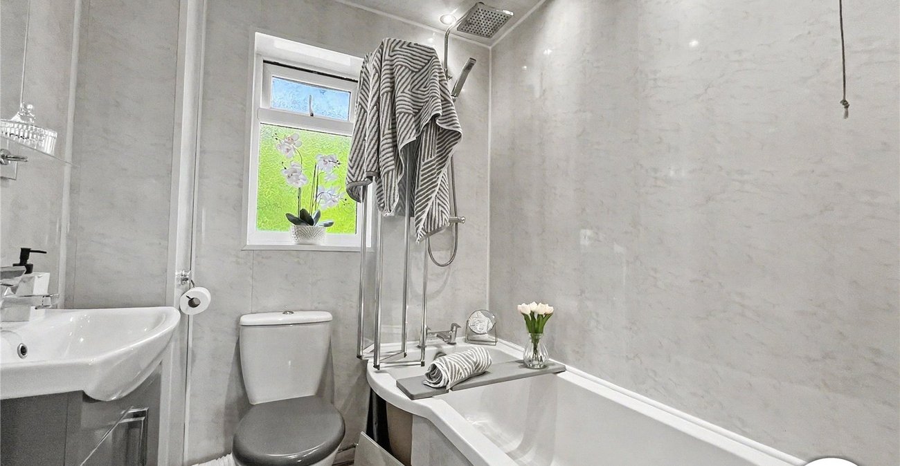 3 bedroom house for sale in Walderslade | Robinson Michael & Jackson