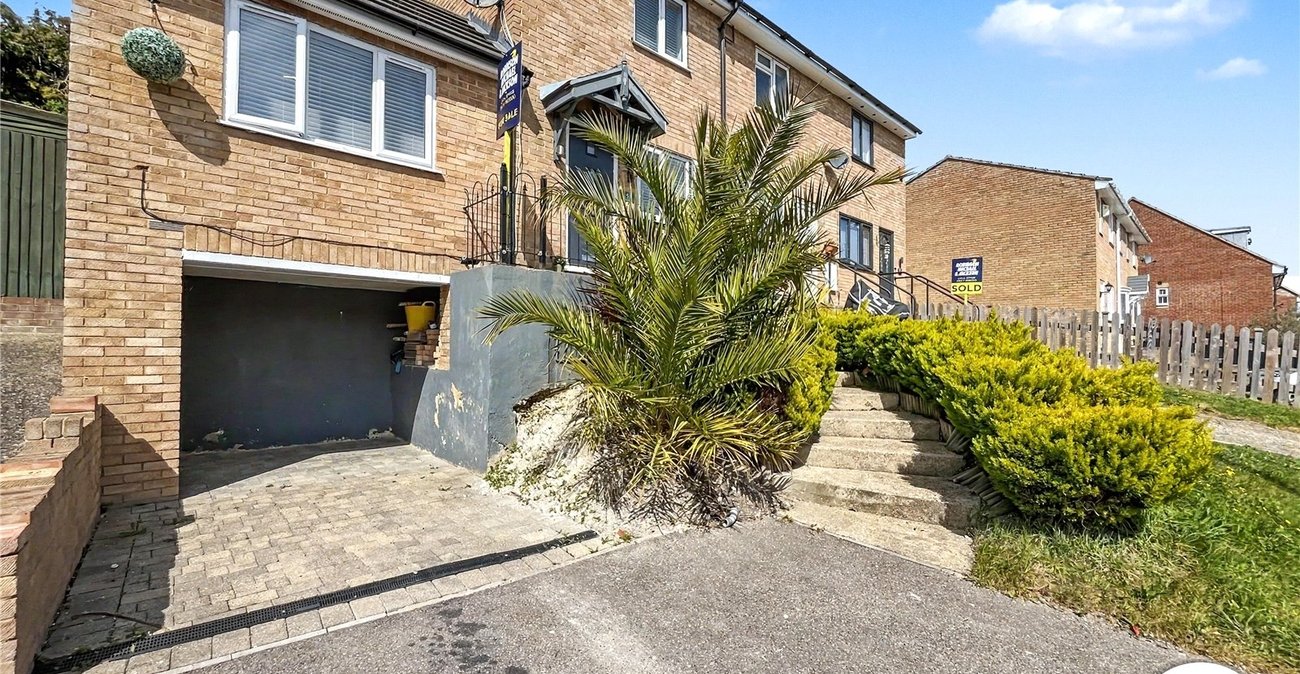 3 bedroom house for sale in Walderslade | Robinson Michael & Jackson