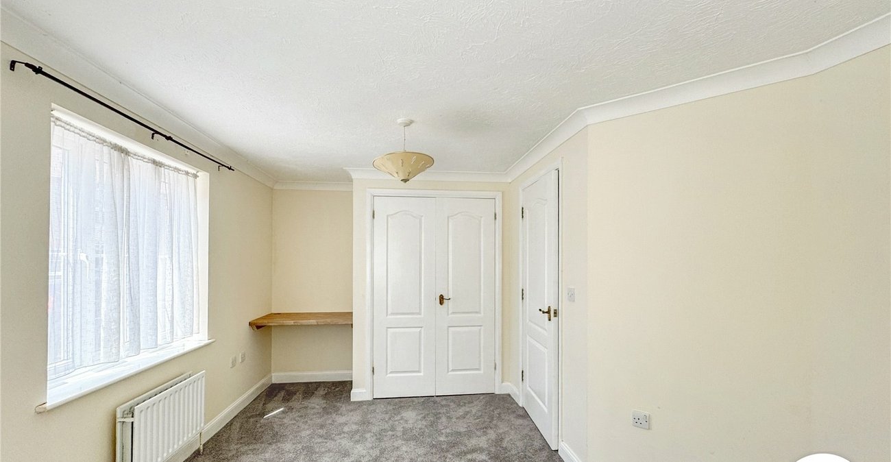 2 bedroom property for sale in Iwade | Robinson Michael & Jackson