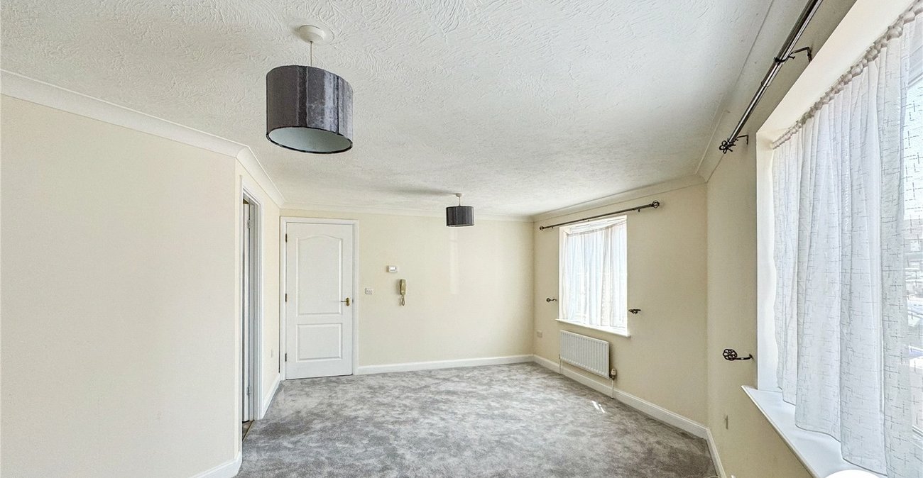 2 bedroom property for sale in Iwade | Robinson Michael & Jackson