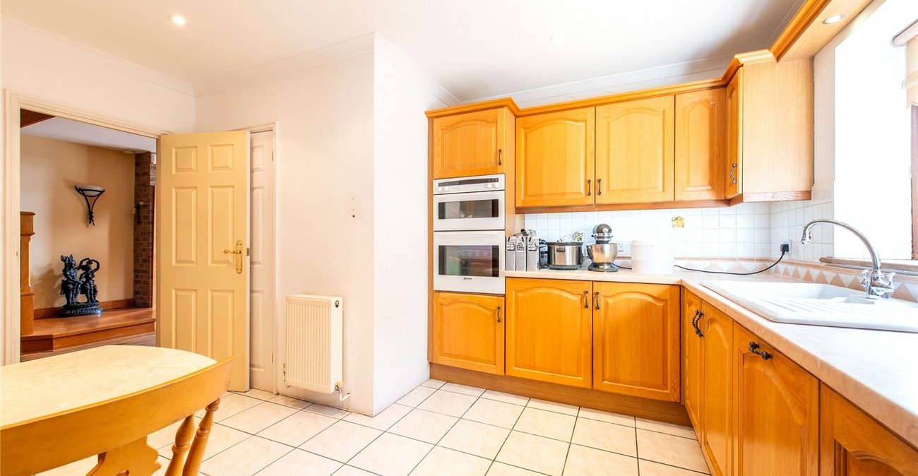 6 bedroom house for sale in High Halstow | Robinson Michael & Jackson