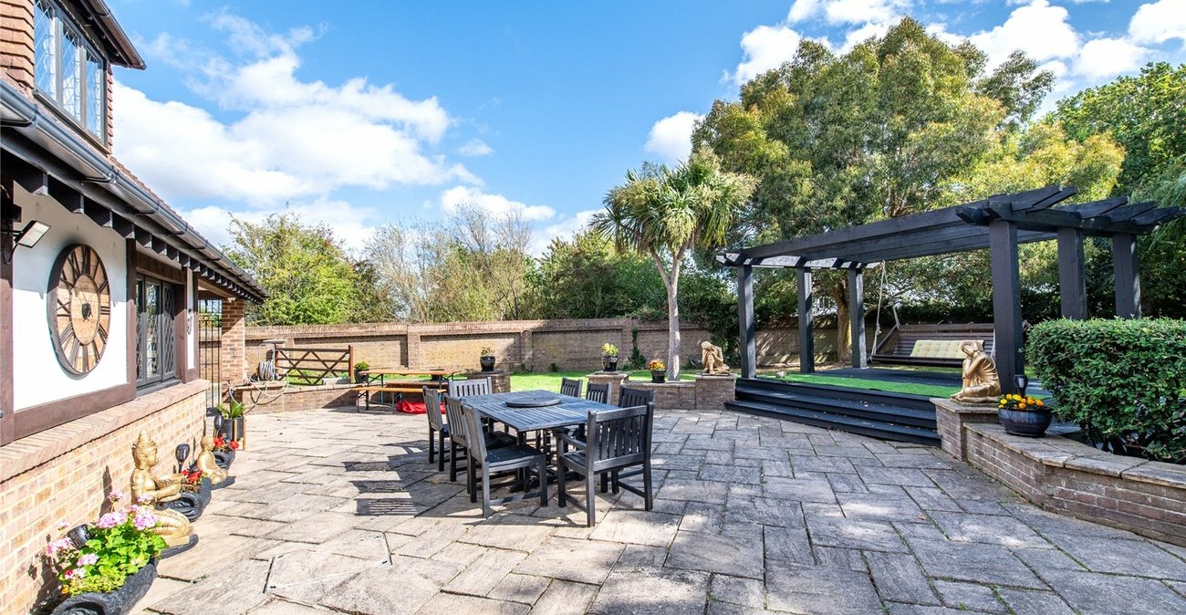 6 bedroom house for sale in High Halstow | Robinson Michael & Jackson