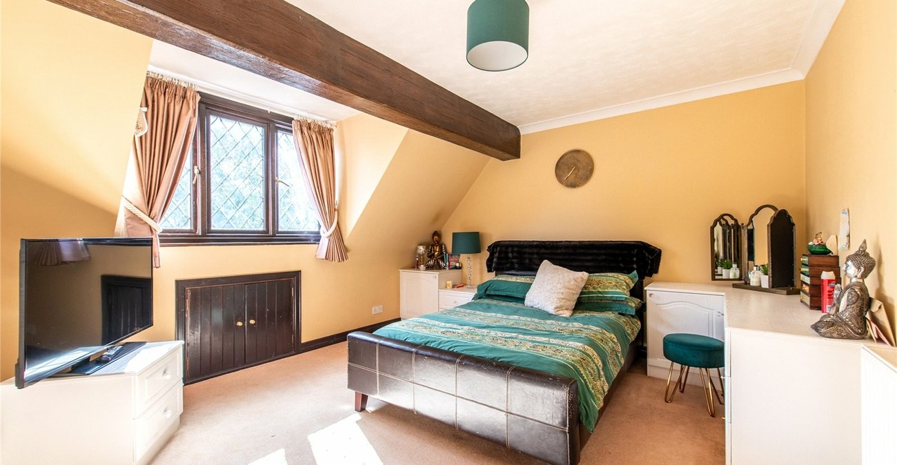 6 bedroom house for sale in High Halstow | Robinson Michael & Jackson