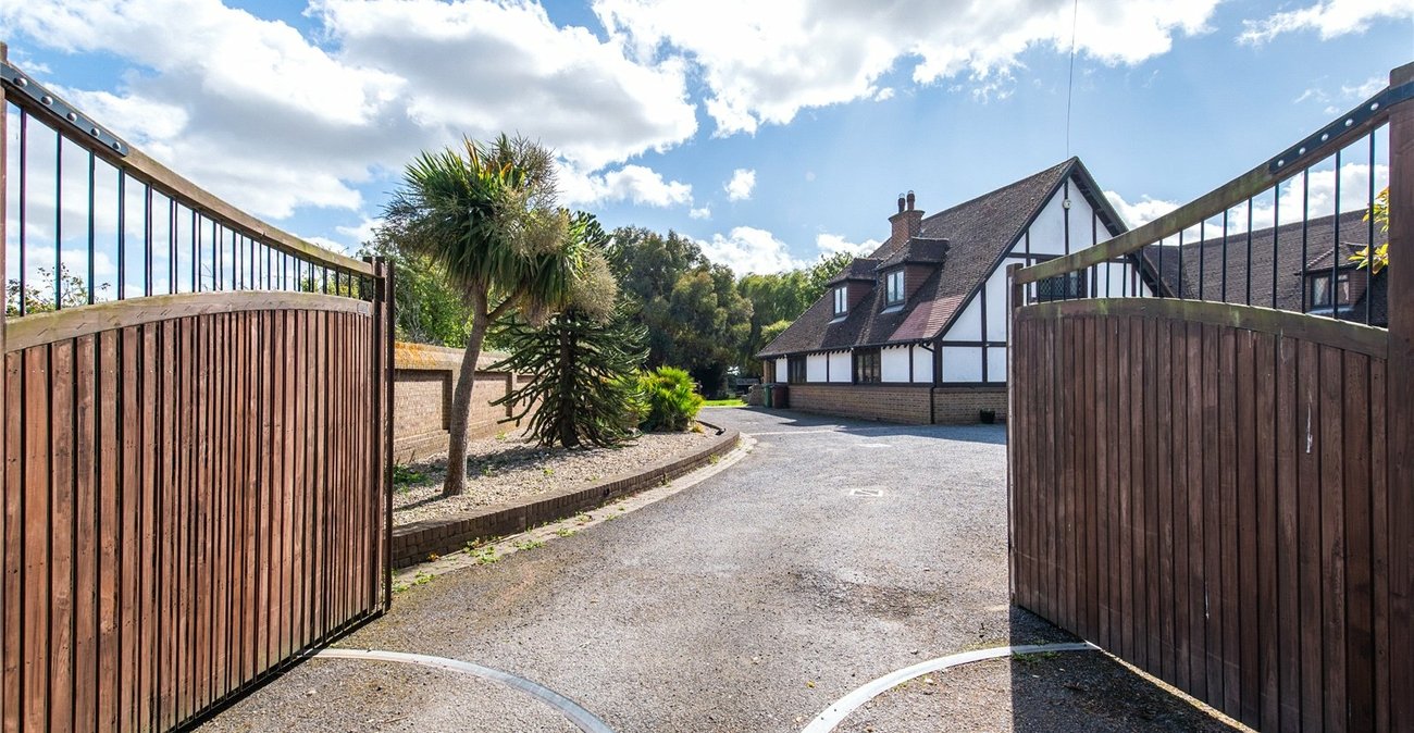 6 bedroom house for sale in High Halstow | Robinson Michael & Jackson