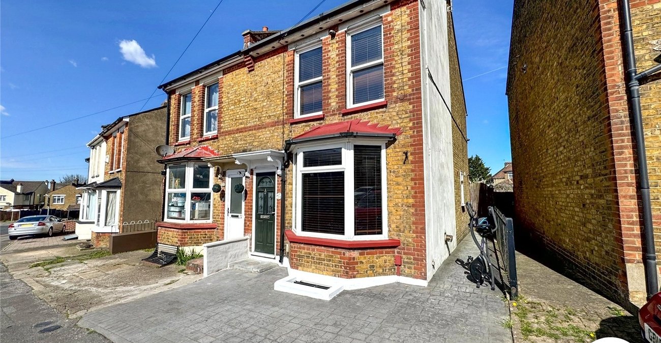 2 bedroom house for sale in Maidstone | Robinson Michael & Jackson