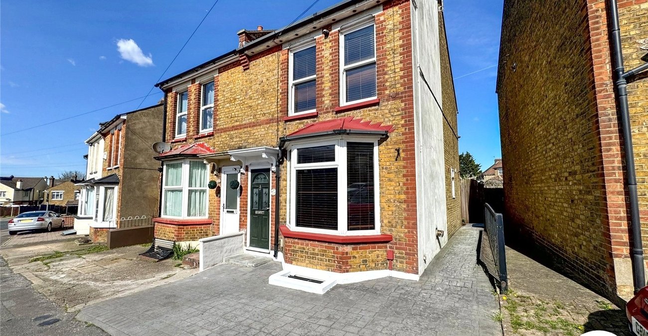 2 bedroom house for sale in Maidstone | Robinson Michael & Jackson