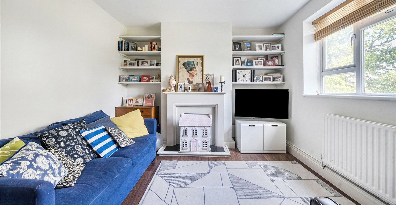 2 bedroom property for sale in London | Robinson Jackson