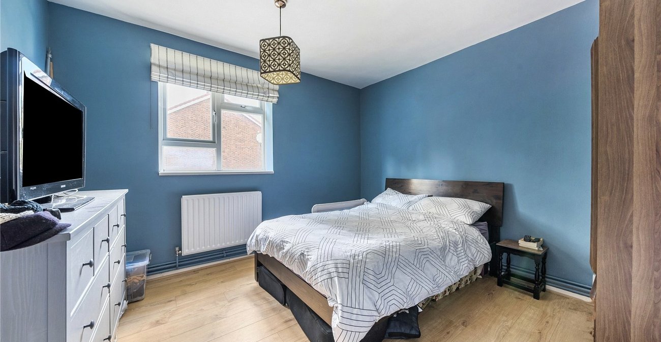 2 bedroom property for sale in London | Robinson Jackson