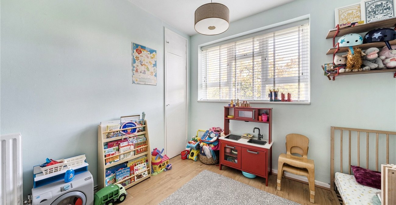 2 bedroom property for sale in London | Robinson Jackson