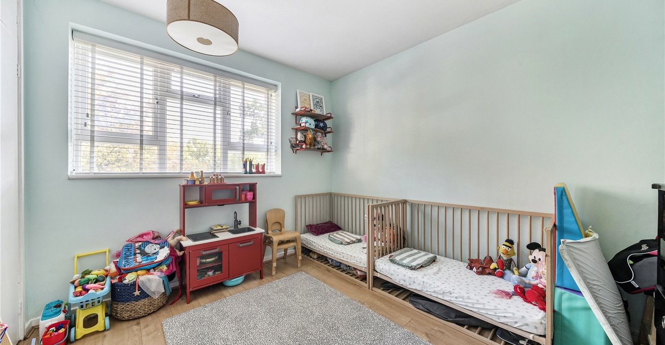 2 bedroom property for sale in London | Robinson Jackson