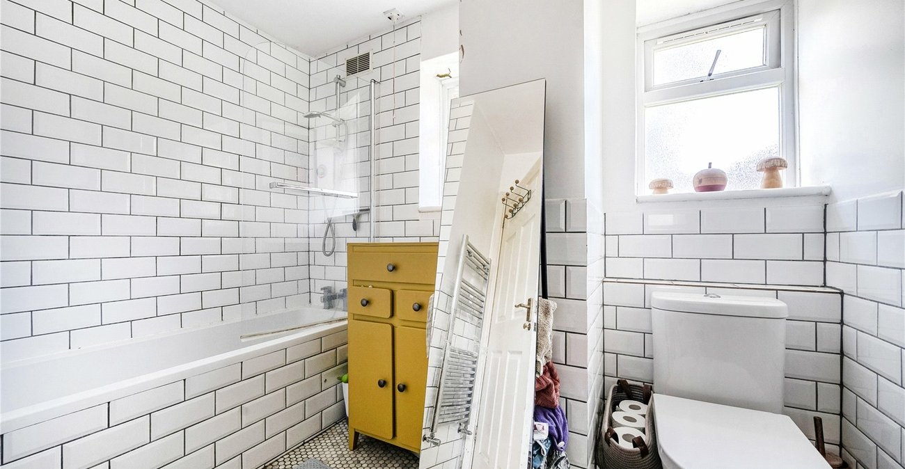 2 bedroom property for sale in  | Robinson Jackson