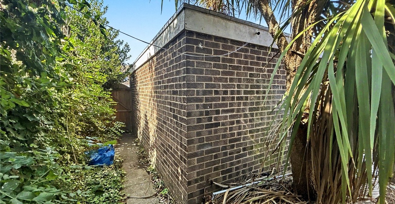 3 bedroom house for sale in Sidcup | Robinson Jackson