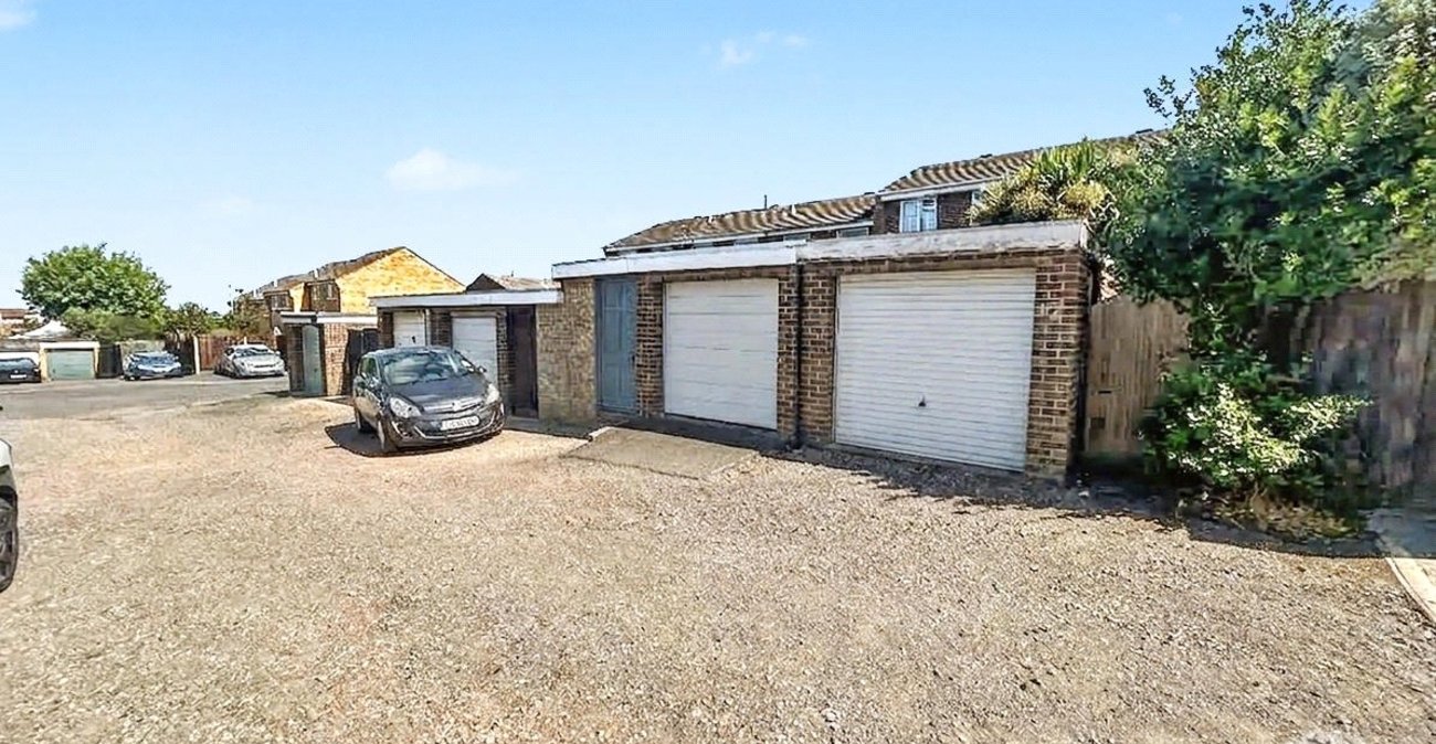 3 bedroom house for sale in Sidcup | Robinson Jackson