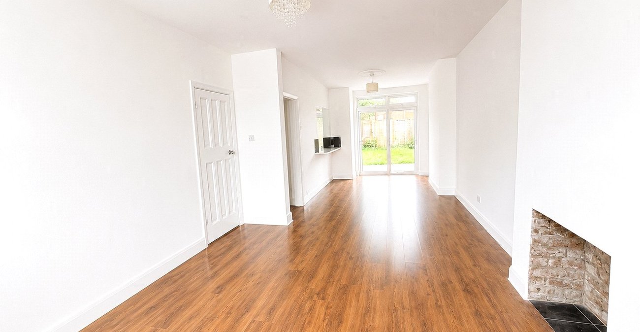 4 bedroom house for sale in London | Robinson Jackson