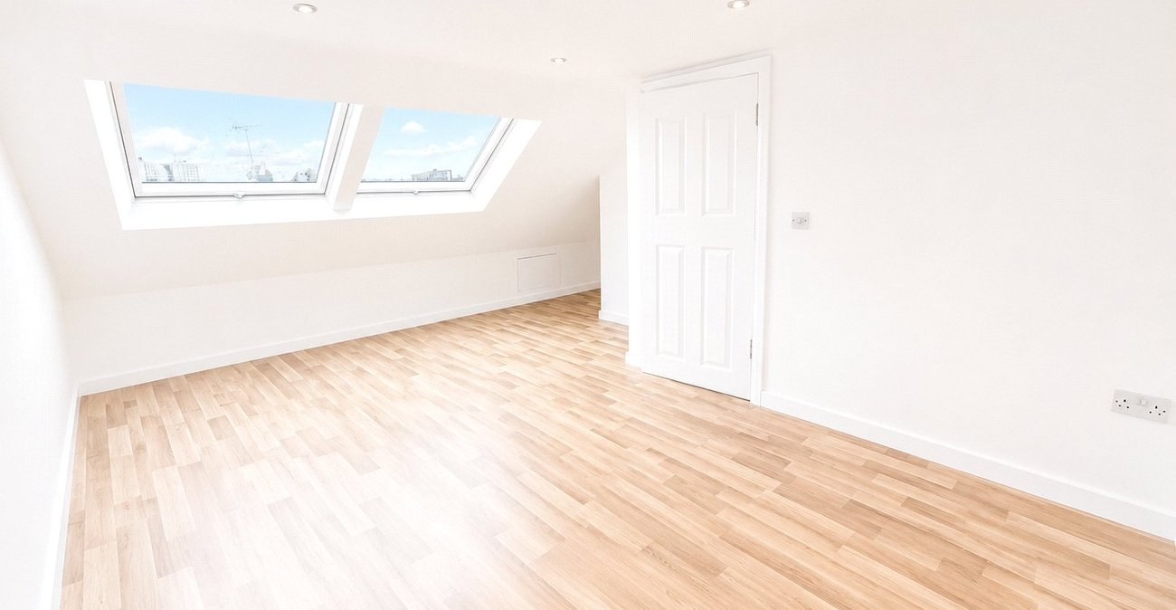 4 bedroom house for sale in London | Robinson Jackson