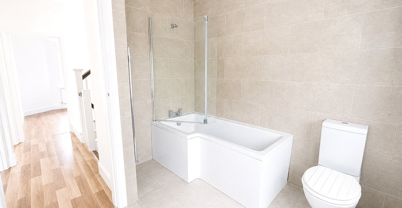 4 bedroom house for sale in London | Robinson Jackson