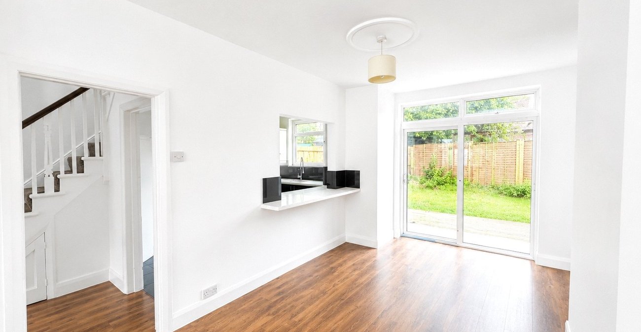 4 bedroom house for sale in London | Robinson Jackson