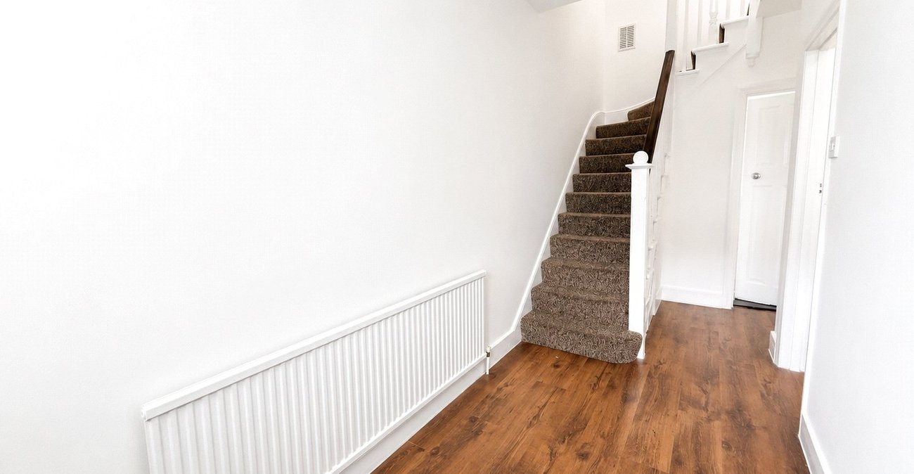 4 bedroom house for sale in London | Robinson Jackson