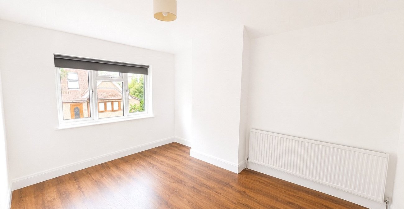 4 bedroom house for sale in London | Robinson Jackson