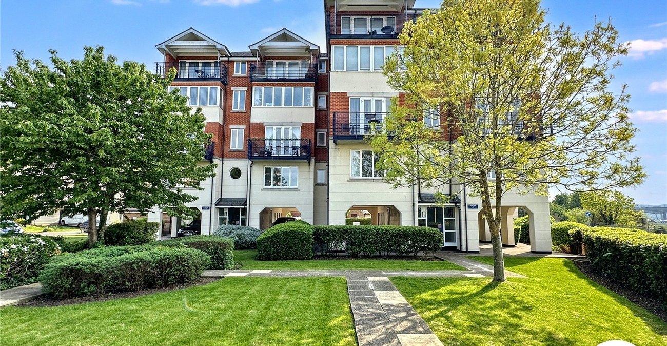 2 bedroom property for sale in Rochester | Robinson Michael & Jackson