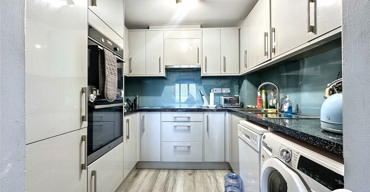 2 bedroom property for sale in Rochester | Robinson Michael & Jackson