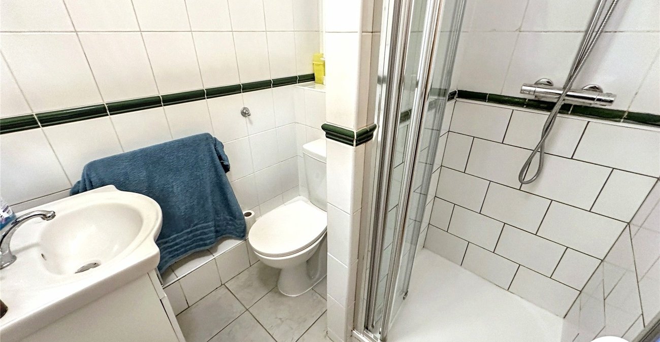 2 bedroom property for sale in Rochester | Robinson Michael & Jackson