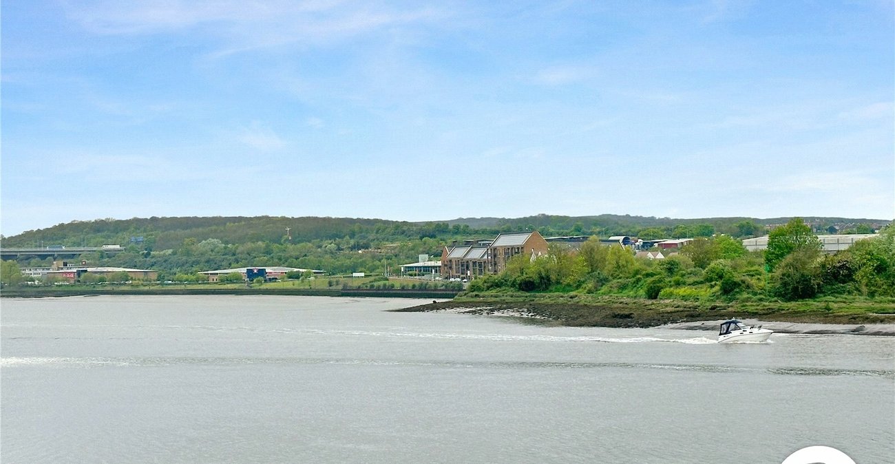 2 bedroom property for sale in Rochester | Robinson Michael & Jackson