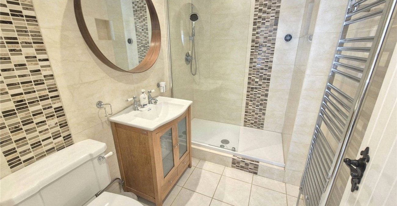 4 bedroom bungalow for sale in Knockholt | Robinson Jackson