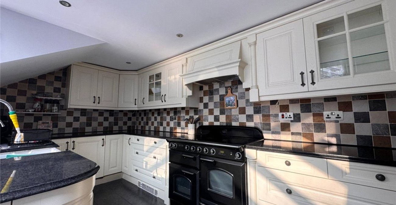 4 bedroom bungalow for sale in Knockholt | Robinson Jackson