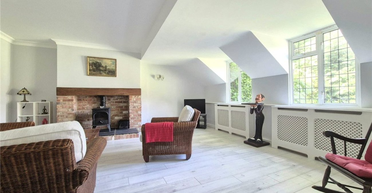 4 bedroom bungalow for sale in Knockholt | Robinson Jackson
