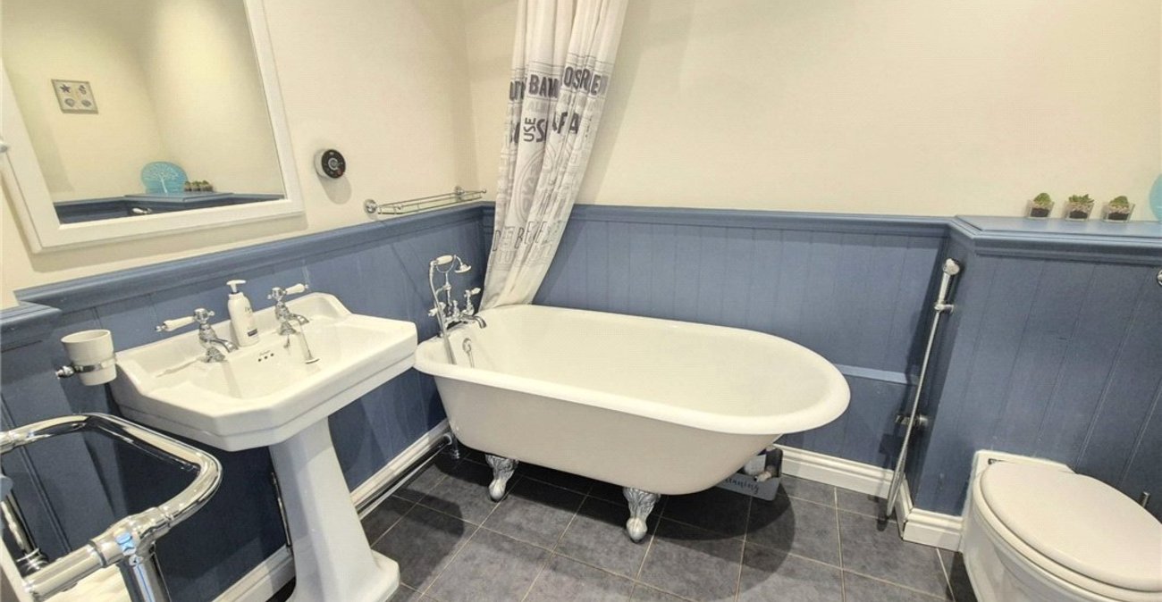 4 bedroom bungalow for sale in Knockholt | Robinson Jackson