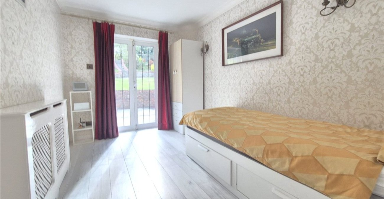 4 bedroom bungalow for sale in Knockholt | Robinson Jackson