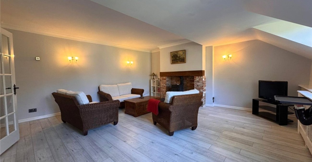 4 bedroom bungalow for sale in Knockholt | Robinson Jackson