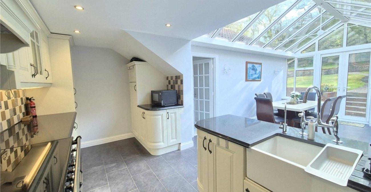 4 bedroom bungalow for sale in Knockholt | Robinson Jackson