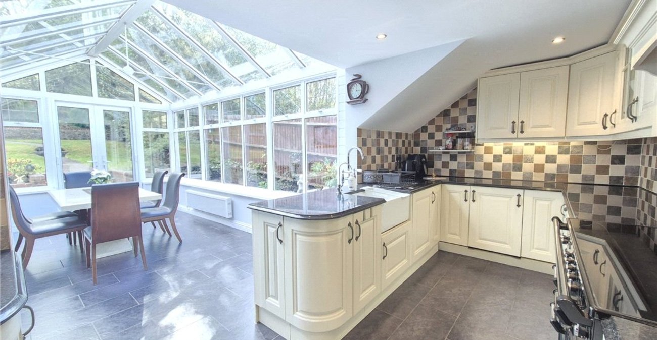 4 bedroom bungalow for sale in Knockholt | Robinson Jackson