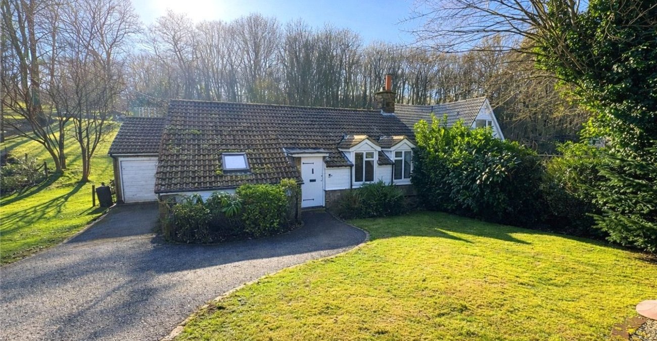 4 bedroom bungalow for sale in Knockholt | Robinson Jackson