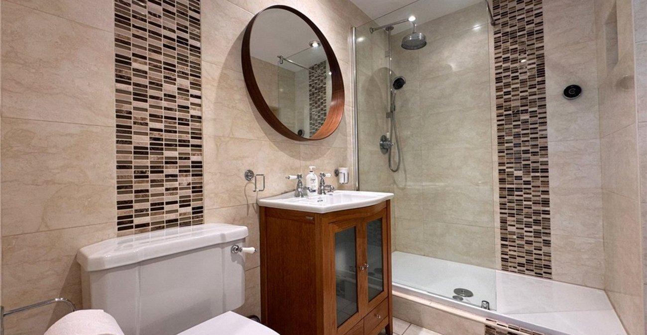 4 bedroom bungalow for sale in Knockholt | Robinson Jackson