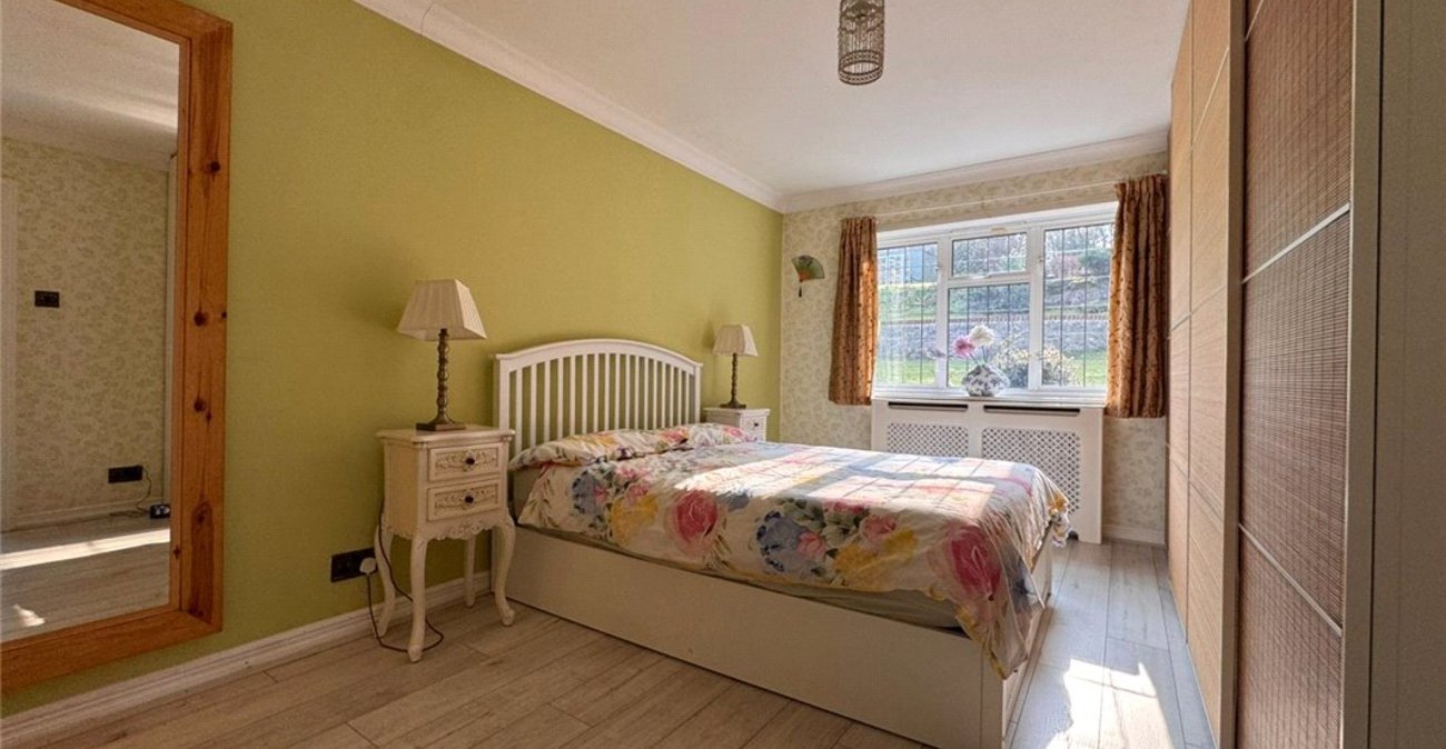 4 bedroom bungalow for sale in Knockholt | Robinson Jackson