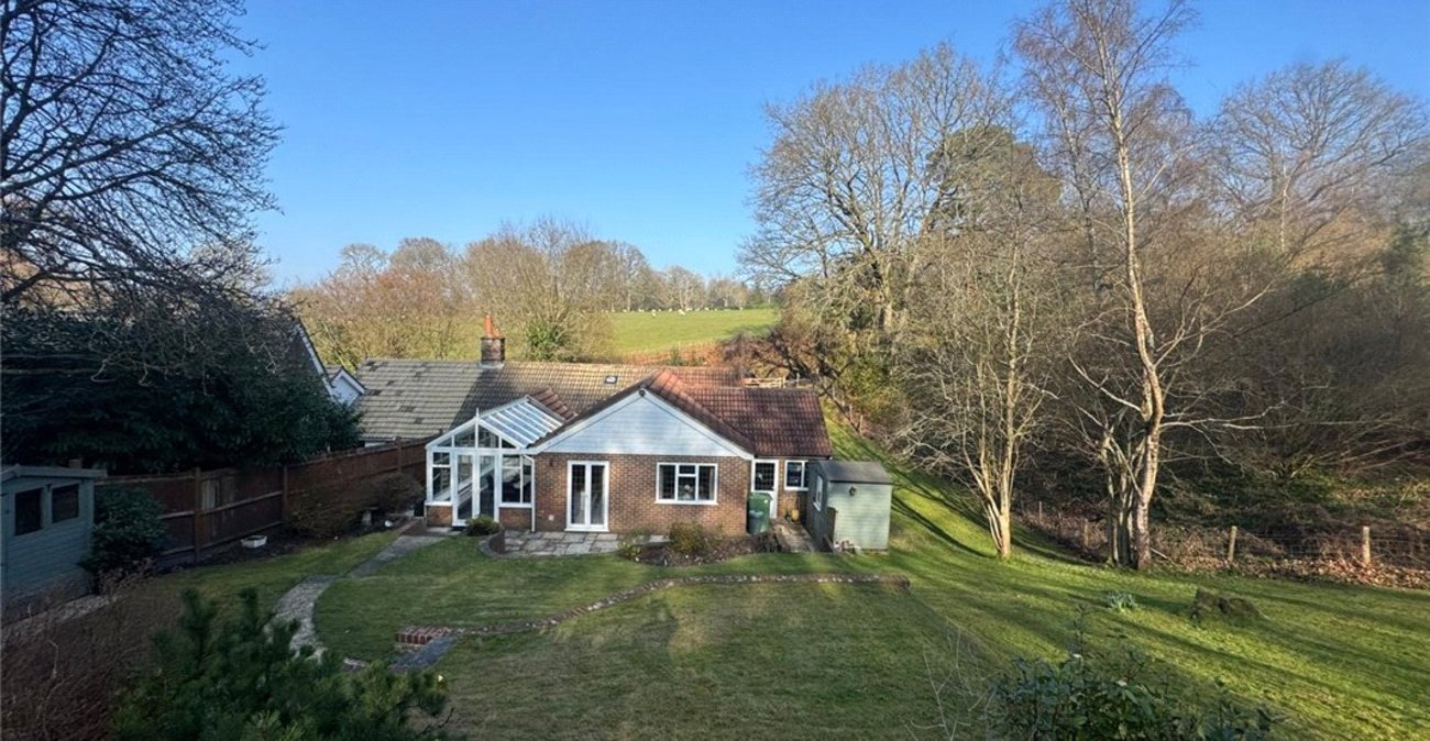 4 bedroom bungalow for sale in Knockholt | Robinson Jackson