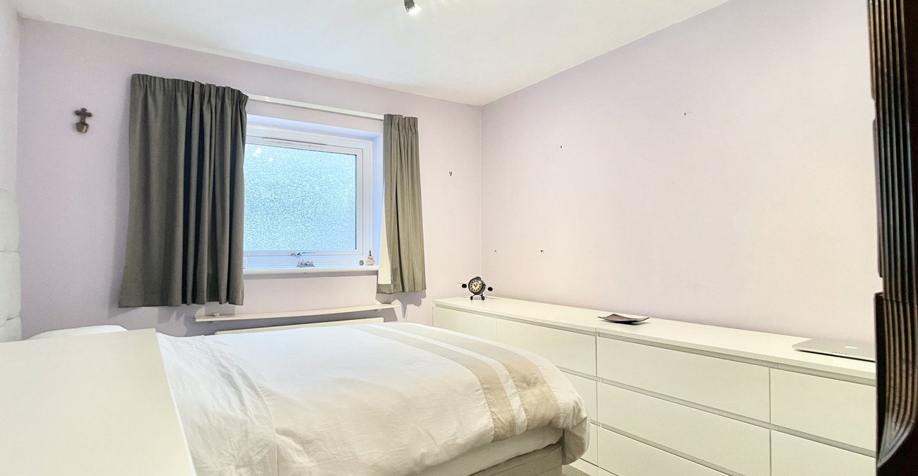 4 bedroom bungalow for sale in Dartford | Robinson Jackson
