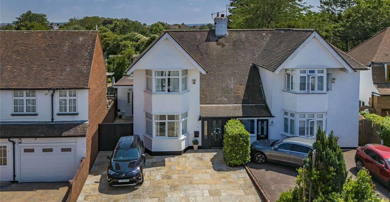 5 bedroom house for sale in Dartford | Robinson Jackson