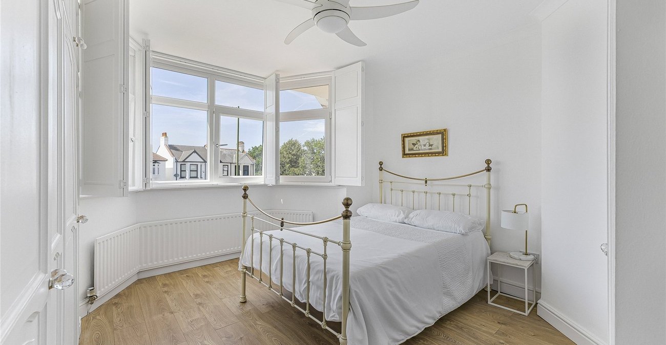 5 bedroom house for sale in Dartford | Robinson Jackson