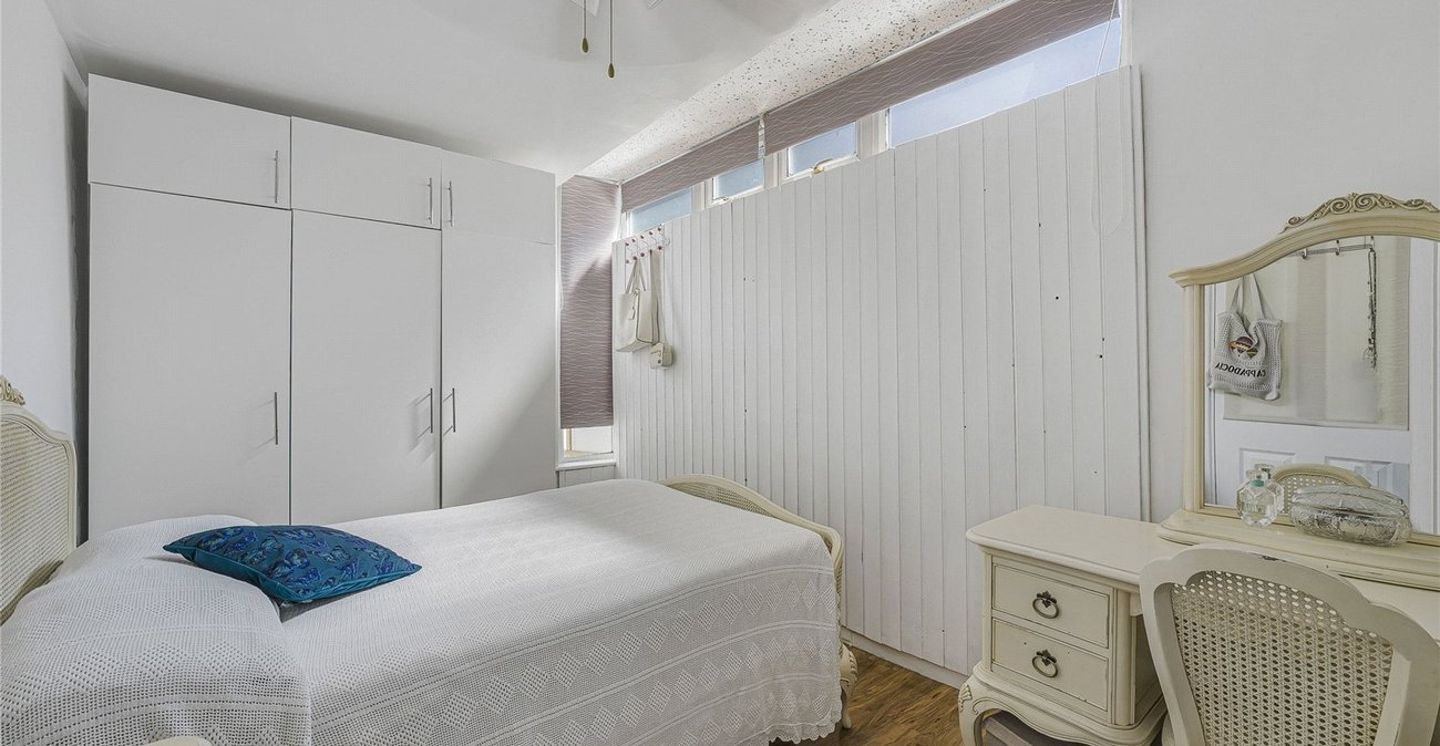 5 bedroom house for sale in Dartford | Robinson Jackson